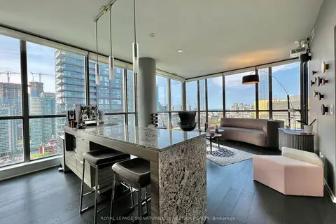8 Charlotte Street 2107