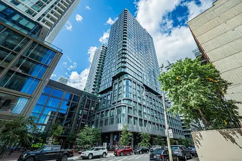 200 Redpath Avenue PH06