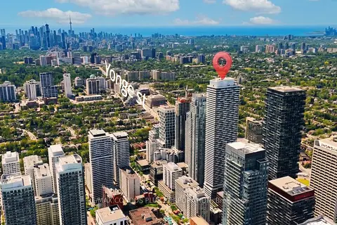 2221 Yonge Street 506