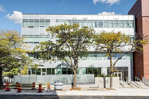 562 Eglinton Avenue E 401