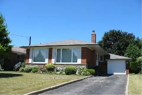 18 Coral Cove Crescent
