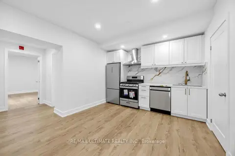 229 Spadina Avenue 202