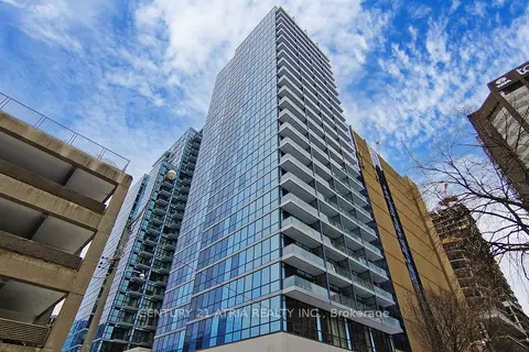 210 Simcoe Street 1003