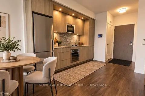 30 Inn on the Park Drive 406