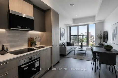 10 Oak Street 1102