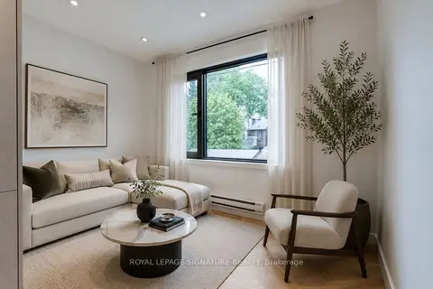 390 Palmerston Boulevard Laneway
