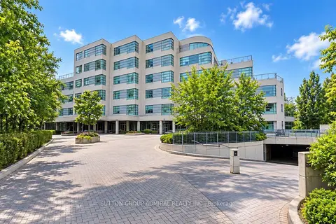1 Watergarden Way 102