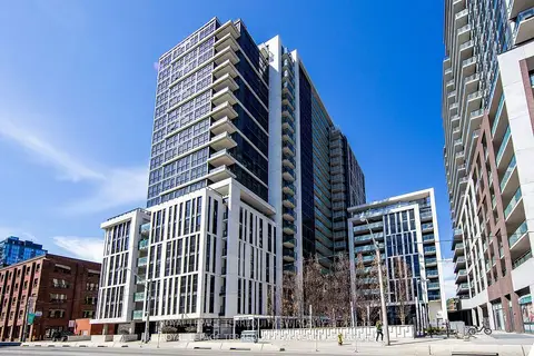 400 Adelaide Street E 807