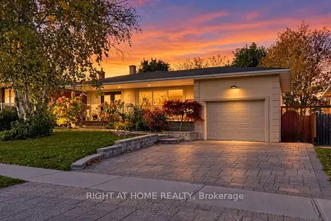 24 Stonedene Boulevard