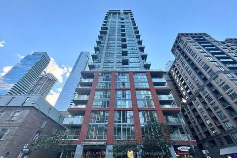126 Simcoe Street 3306