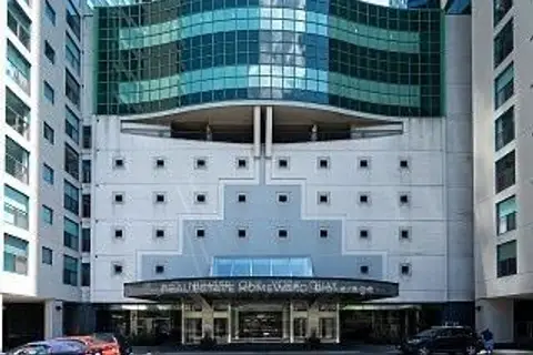 77 Harbour Square 2403