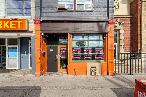 592 Queen Street W Storefront