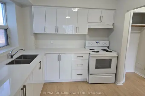 914 Sheppard Avenue W 1