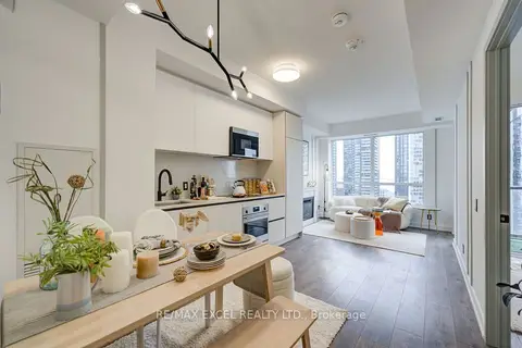 108 Peter Street 2708