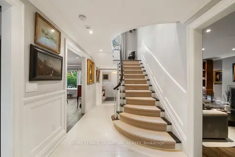 230 Strathallan Wood
