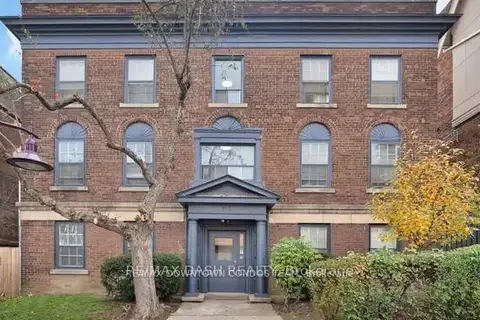 917 St Clair Avenue W 17