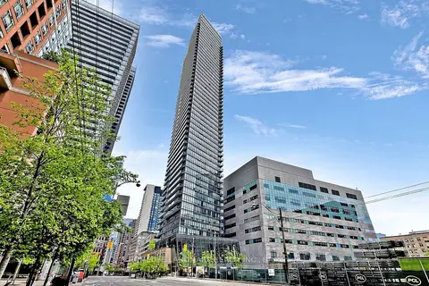 832 Bay Street 204