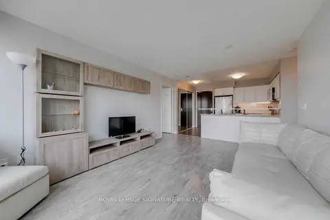 25 Lower Simcoe Street 1609