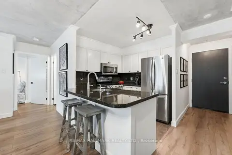 600 Queens Quay W 705
