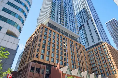 8 Widmer Street 2403