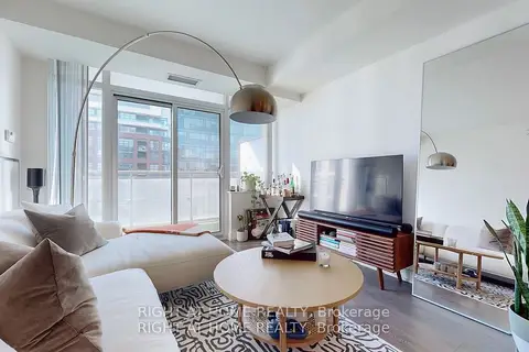 525 W Adelaide Street W 1223
