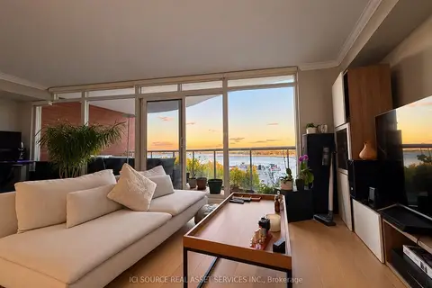 550 Queens Quay W 812
