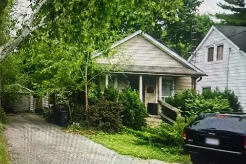 375 Hounslow Avenue