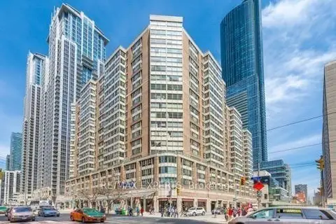 717 Bay Street 605