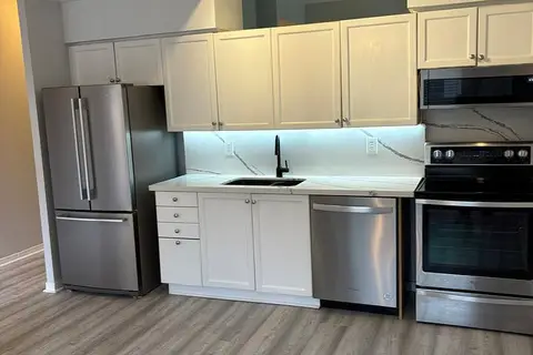 140 Bathurst Street 103