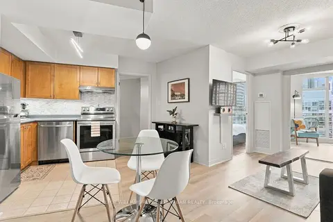 650 Queens Quay W 1102