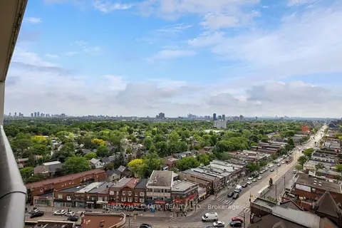 530 St Clair Avenue W 1401