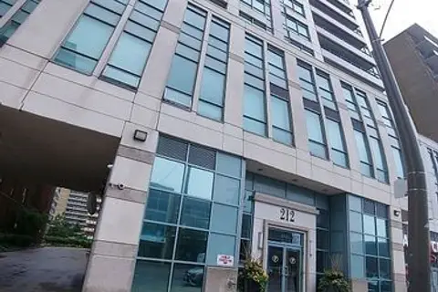 212 Eglinton Avenue E 312