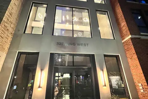 327 King Street W 3804