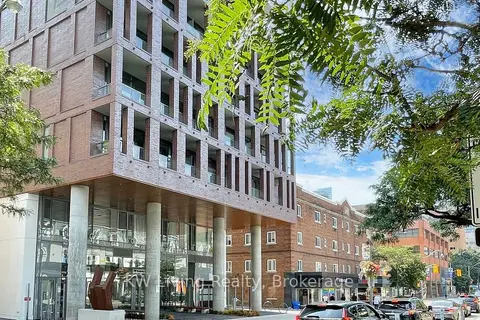 81 Wellesley Street E 1306