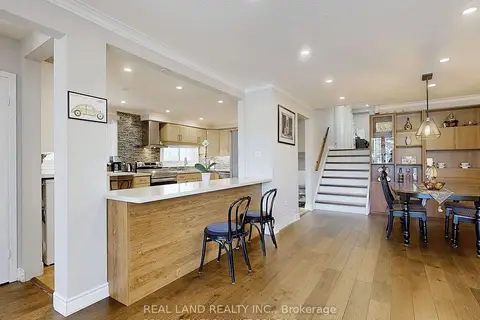 26 GREYHOUND Drive E