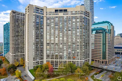 33 Harbour Square 1240