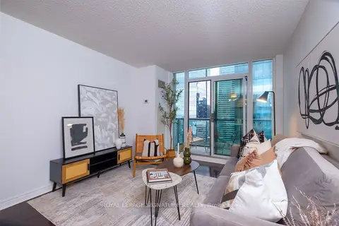 30 Grand Trunk Crescent PH03