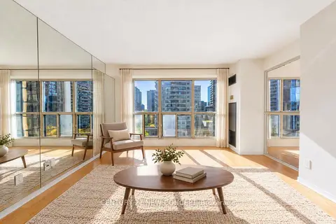 18 Hollywood Avenue 805