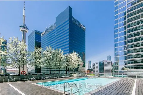 55 Bremner Boulevard 2811