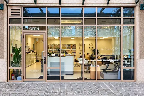 913 Bay Street R2