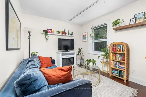 114 Vaughan Road 202