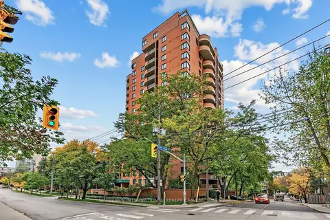 260 Heath Street W 307