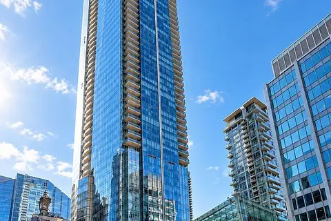 180 University Avenue 4102
