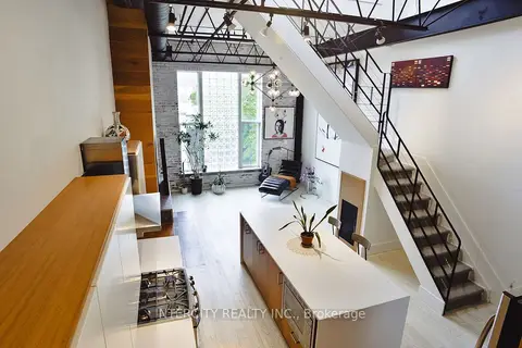 676 Richmond Street W 208