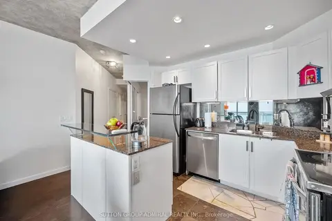 218 Queens Quay Boulevard W 2103