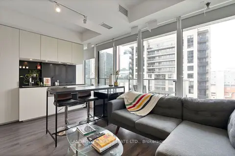 77 Shuter Street 2501