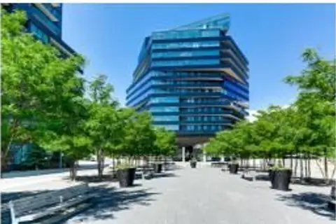 21 Lawren Harris Square 614