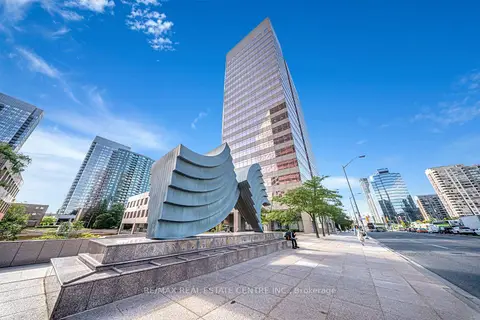 5700 Yonge Street Road 200 E