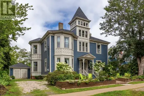 548 St. George Street