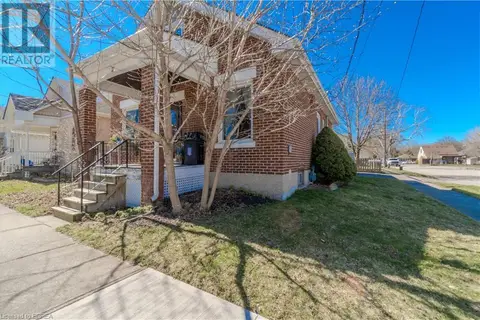 21 WADE Avenue